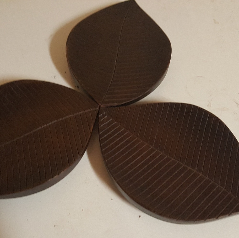 Wood leaf decor